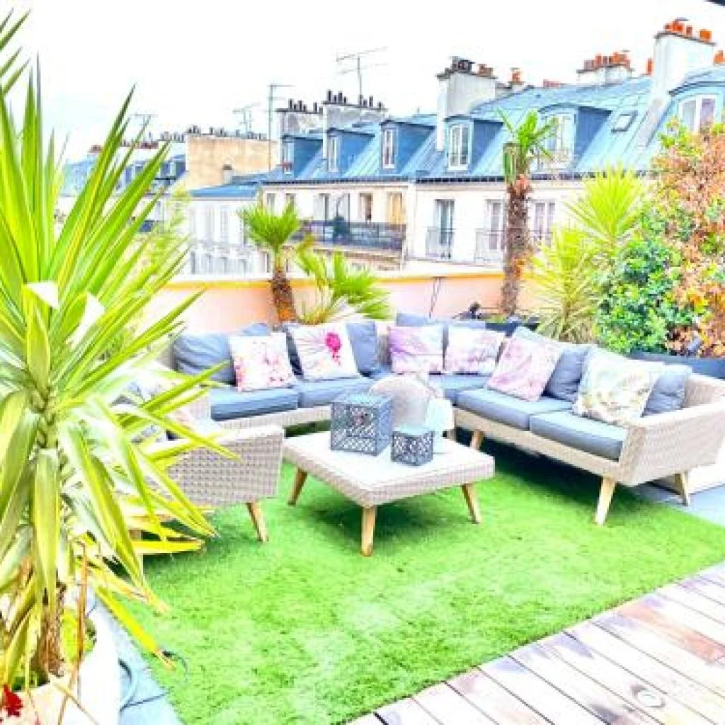 LUXURY FLAT WITH PRIVATE ROOFTOP – Paris 18