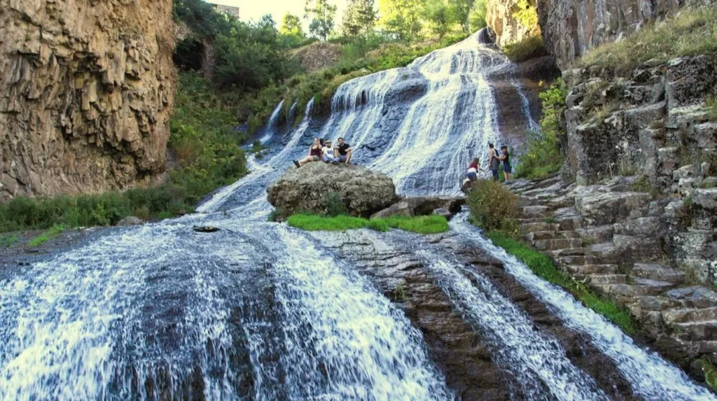 ارمينيا 8 ايام